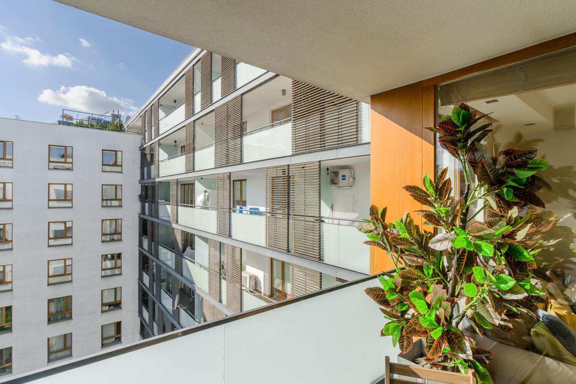 Lumina Apart With A Large Balcony Near Presidential Palace And River Warsaw Exterior photo